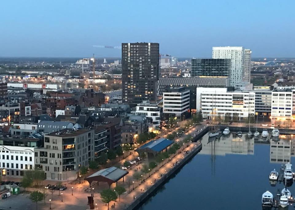 Apartment Uniek - Mooiste En Hoogste Uitzicht Op Antwerpen! - Incl Gratis Parking